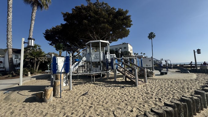 Main-Beach-Moving-To-Laguna-Beach-19