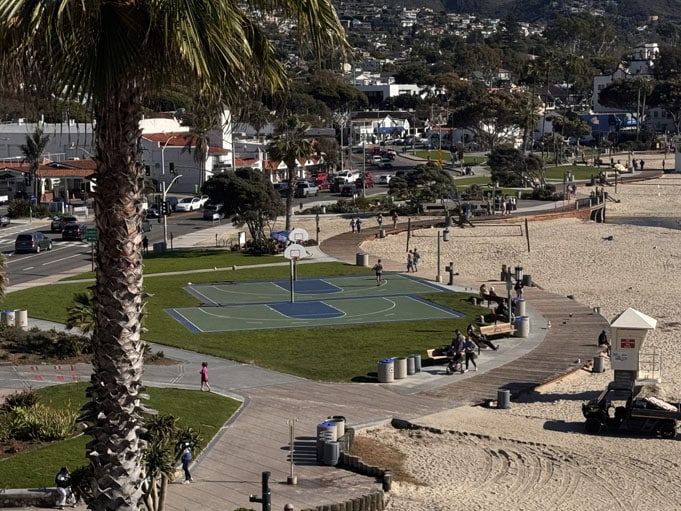 Main-Beach-Moving-To-Laguna-Beach-23