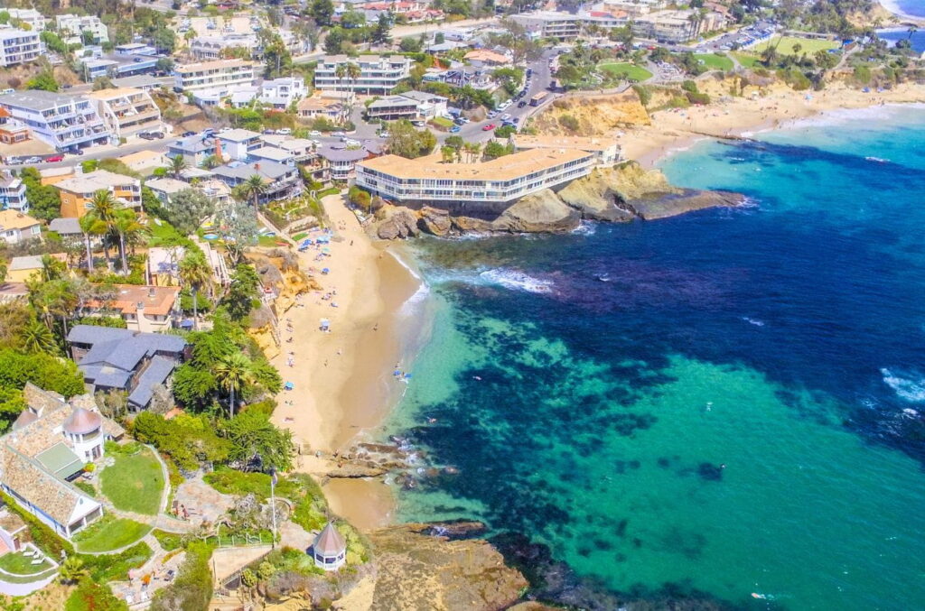 A beautiful drones eye view of Fisherman's Cove Beach located in Laguna Beach, California.