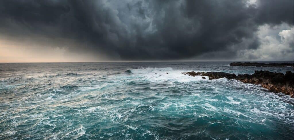 Laguna Beach El Niño 2026–27: What Residents Should Expect This Winter 3 El Niño Laguna Beach winter storm surf along the coastline